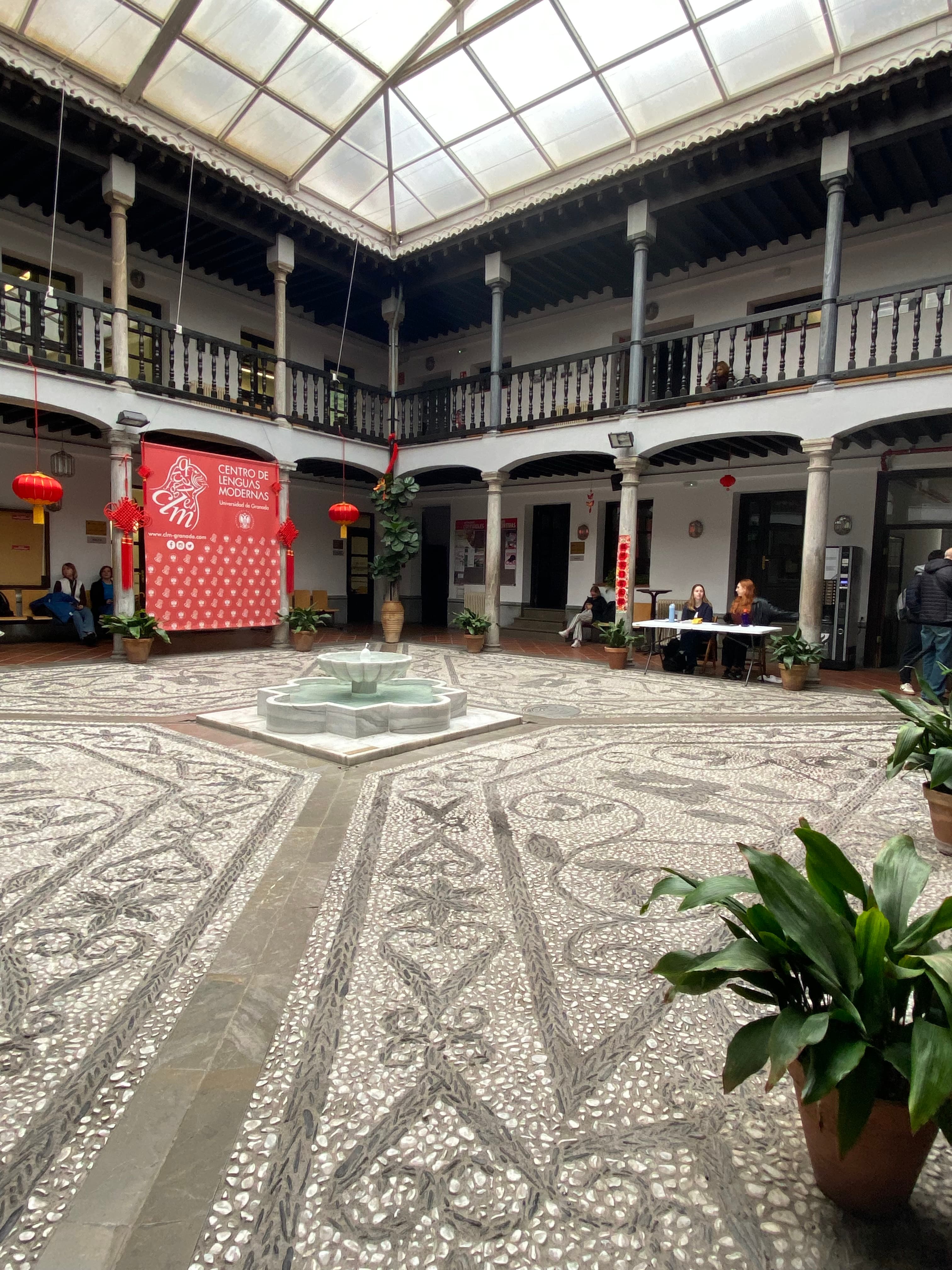 Patio del Centro de Lenguas Modernas
